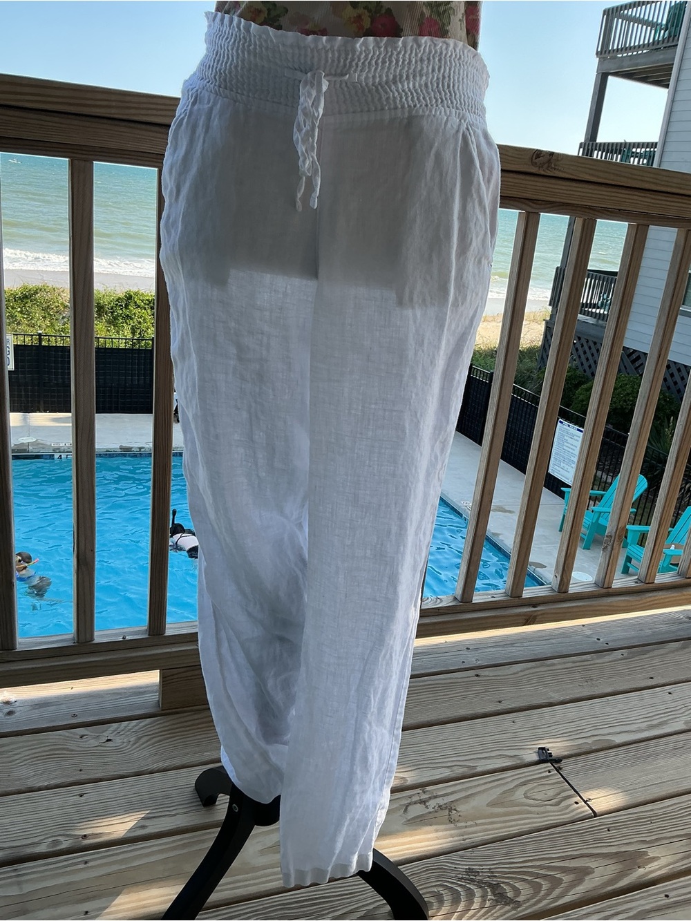 Guess White Gauzy Linen Pants